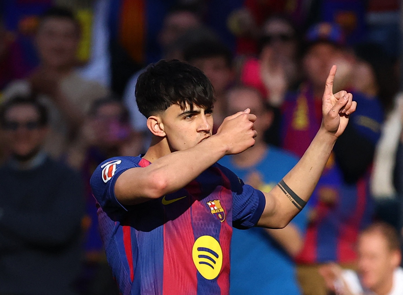 拒英超三豪门 贝尔纳尔留守巴萨：违约金5亿欧非卖品