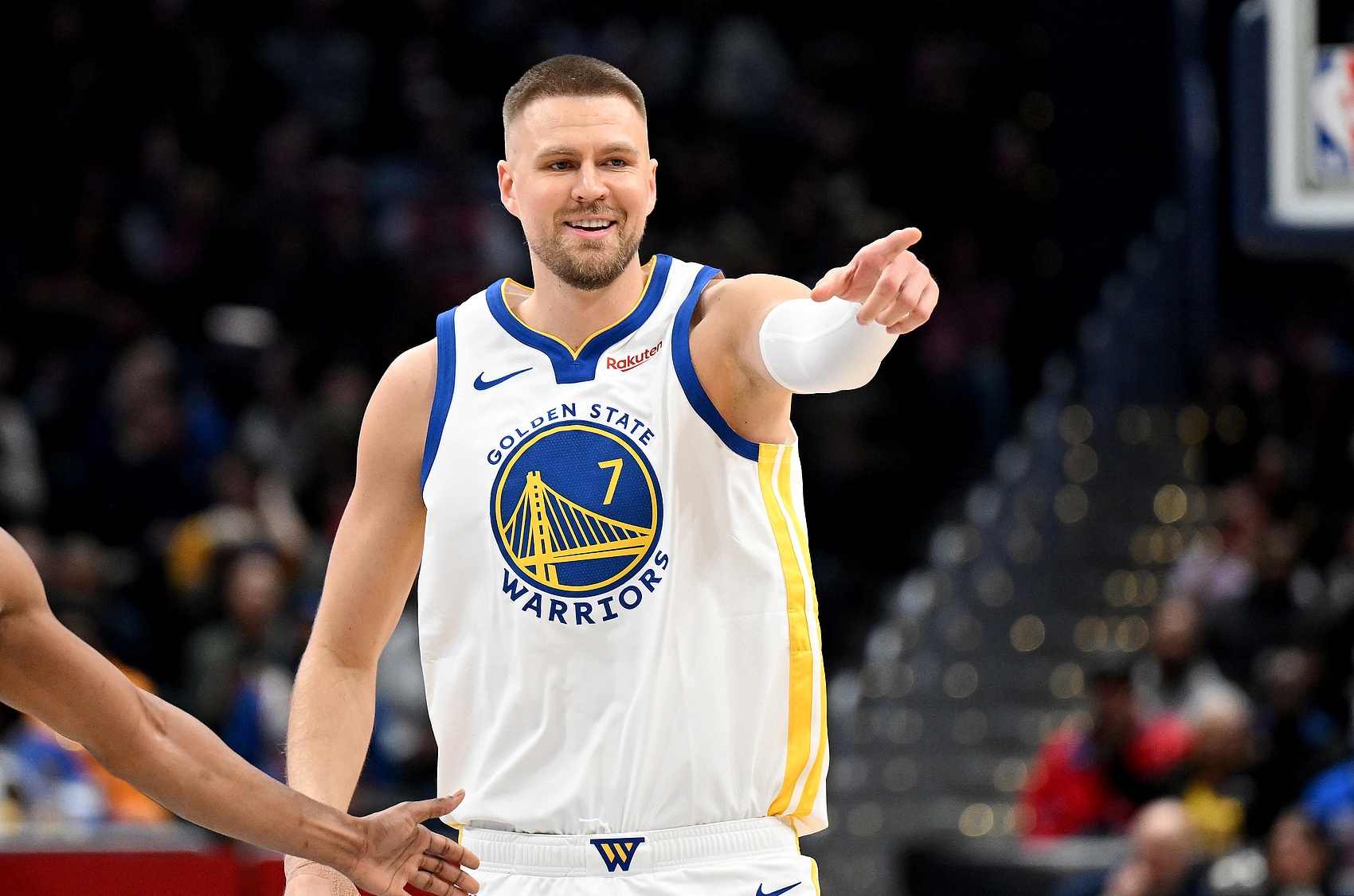 Windhorst:勇士交易浓眉筹码不足 波津续约已堵死操作空间