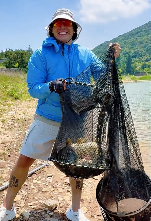 王大雷休赛期钓鱼静心,泰山队18日客战大连英博 王大雷休赛期钓鱼静心,泰山队18日客战大连英博
