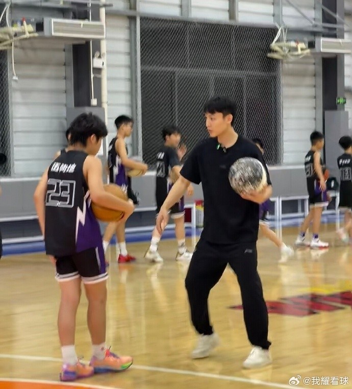 美训归来后徐杰番禺开营 手把手带教青少年 美训归来后徐杰番禺开营 手把手带教青少年