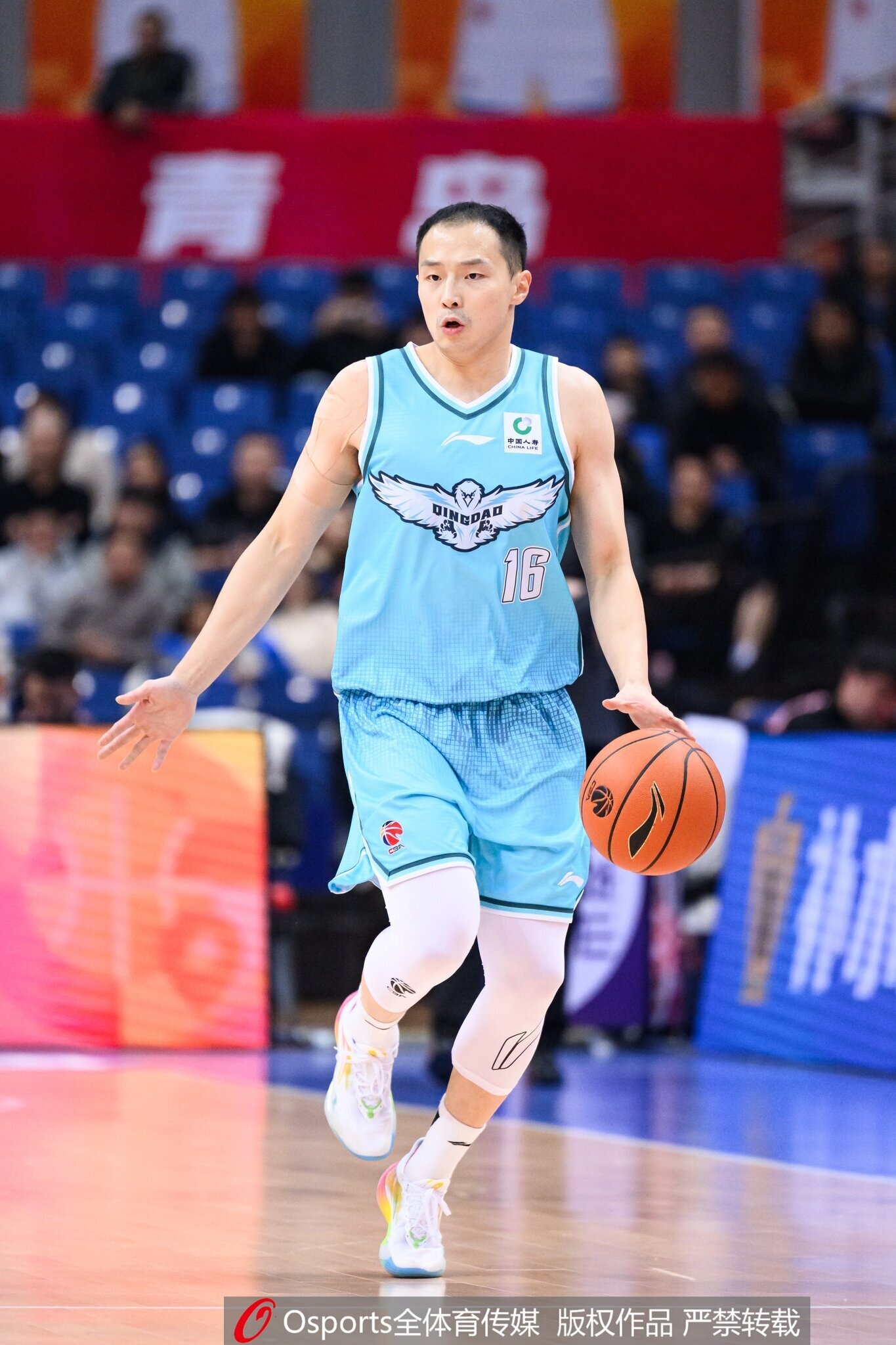 青岛注册13名球员：王奕博D类合同还剩两年 王睿泽续签3年C类合同