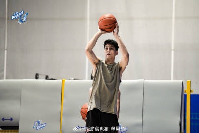 备战新赛季!宁波男篮晒训练日常:对抗 投篮持续进行 备战新赛季!宁波男篮晒训练日常:对抗 投篮持续进行