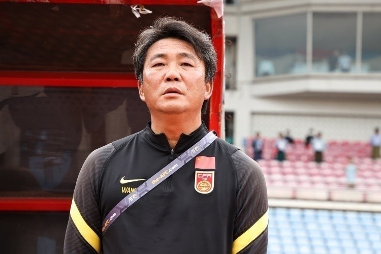 王军:黄嘉欣改打前锋是提前演练过的战术打法,并不是突发奇想 王军:黄嘉欣改打前锋是提前演练过的战术打法,并不是突发奇想