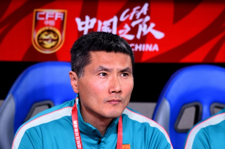 东体：邵佳一选人基于联赛稳定发挥，赵松源入选是最大惊喜
