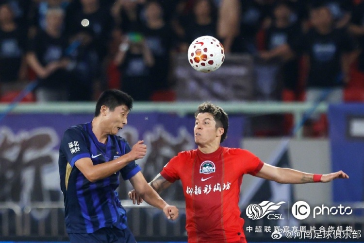 河南俱乐部彩陶坊1-1武汉三镇 古斯塔沃头球绝平